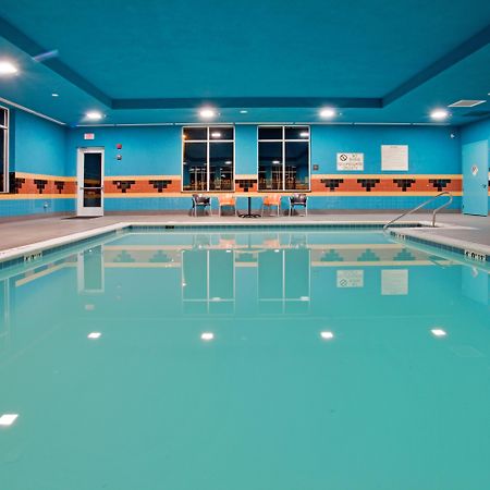 Holiday Inn Hotel & Suites Gateway By Ihg Γουίλιαμσμπεργκ Εξωτερικό φωτογραφία