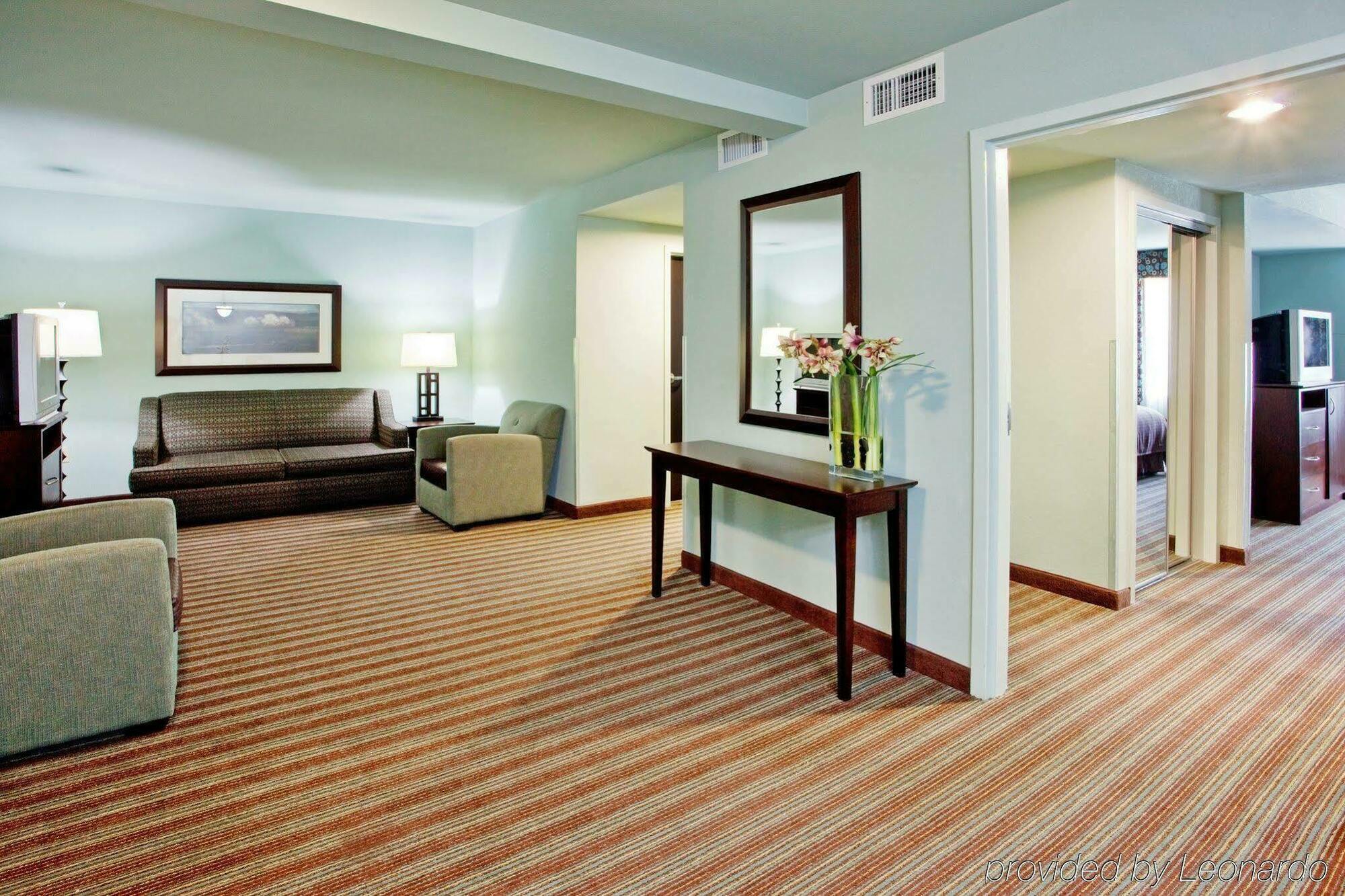 Holiday Inn Hotel & Suites Gateway By Ihg Γουίλιαμσμπεργκ Εξωτερικό φωτογραφία
